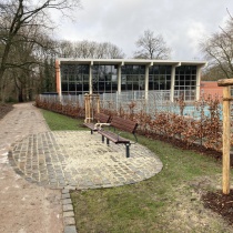 Neue Zuwegung neben der Turnhalle der Schule Hinter der Lieth