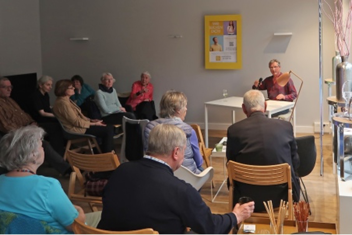 Lesungen von „Lokstedter Geschichte und Geschichte“ bei den 4. Lokstedter Lesetagen in den Räumen von Hörakustik Asmussen & Schäfer