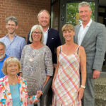 2023_06 Der neue Vorstand des Forum Kollau (von unten links nach oben rechts): Barbara Ahrons, Siegbert Rubsch, Kirsten Grünberg, Silvana Hoffmann, Sebastian Dorsch, Herwyn Ehlers und Joerg Kilian. Nicht auf dem Bild: Nicole Kuchenbecker